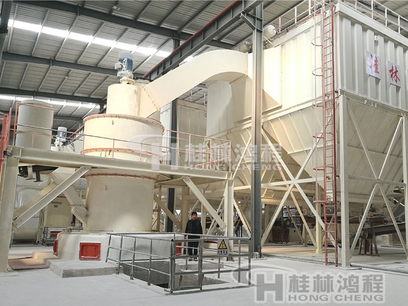 鉀礦石雷蒙磨生產線：HC擺式磨粉機主機配置 HC1700知名度高HC縱擺式磨粉機